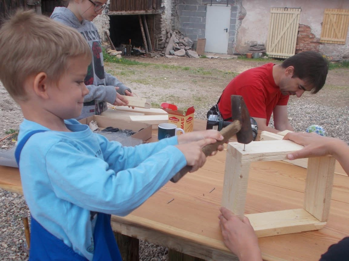 Edukacyjne zajęcia przyrodnicze: ŻYCIE PSZCZÓŁ