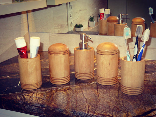 Zestaw łazienkowych pojemników